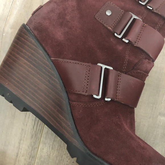 Sorel after hours suede buckle booties - Picture 2 of 6